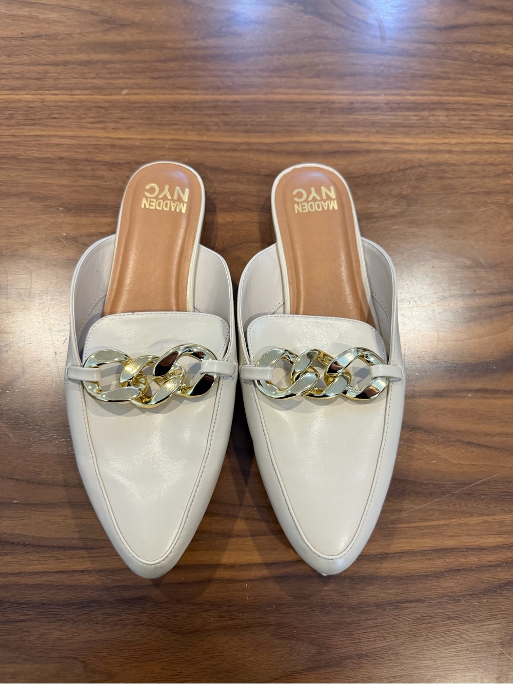 Madden NYC White Leather Chain-Trim Pointed Mules